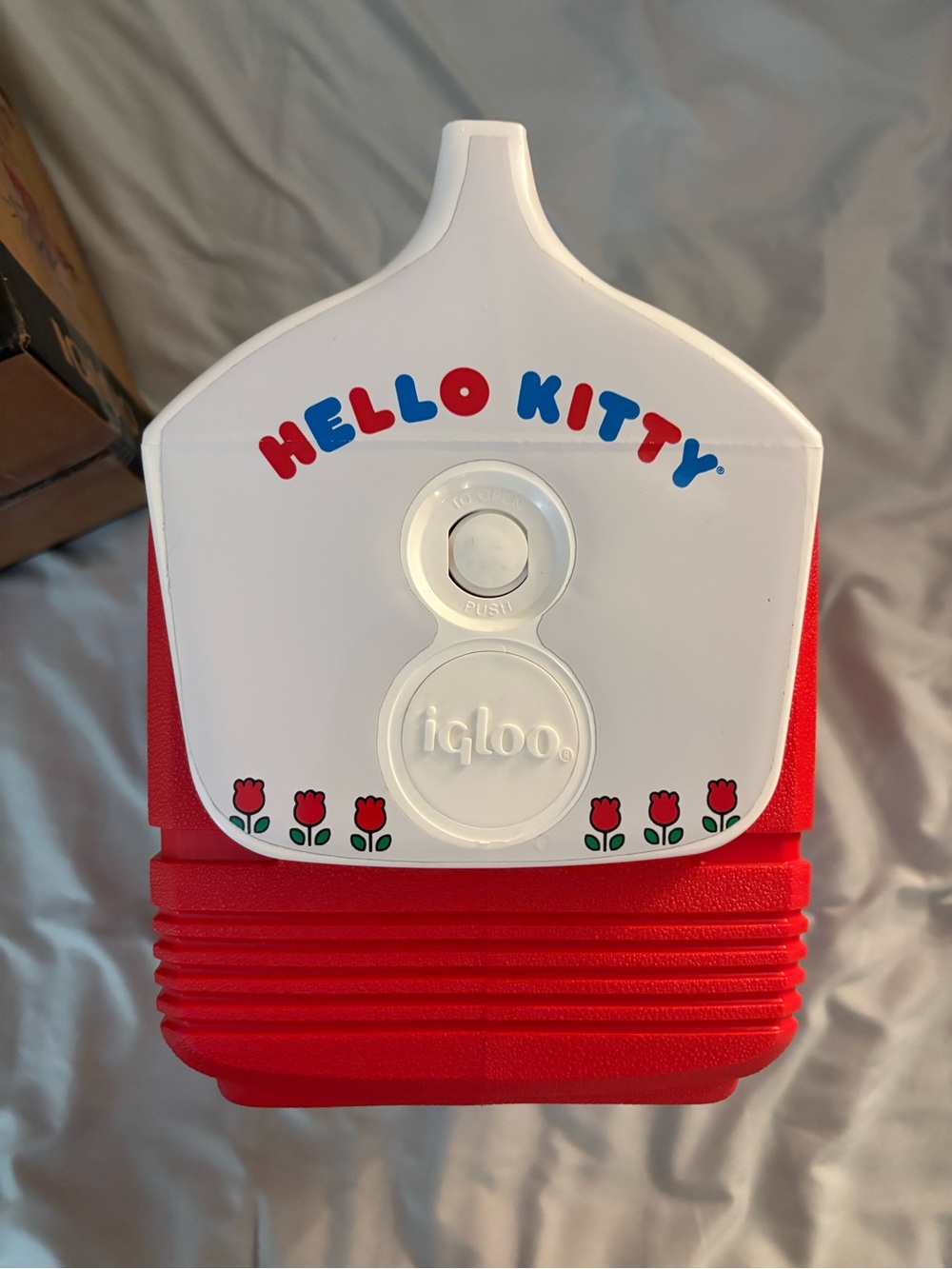 Igloo Hello Kitty Playmate Mini Cooler Special Edition 4 Qt Red White Sanro Box - Picture 3 of 12